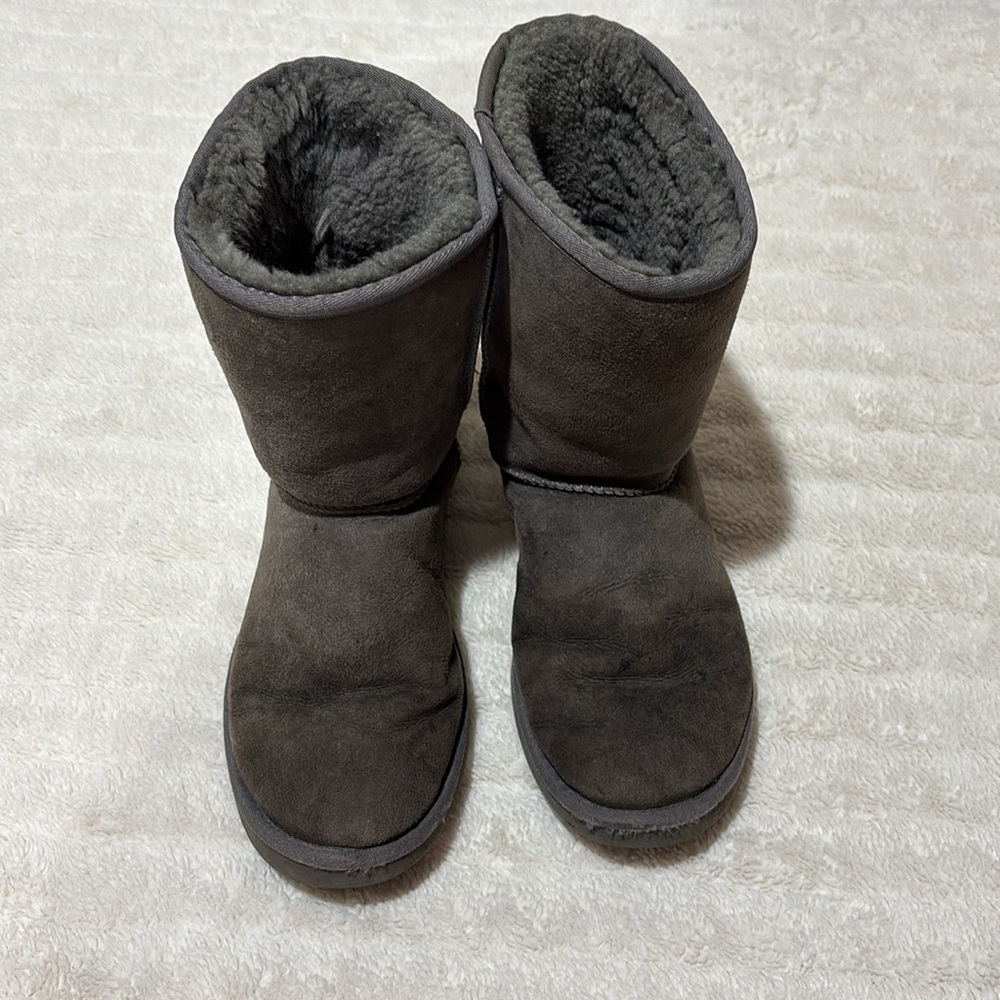 Size 10 Uggs